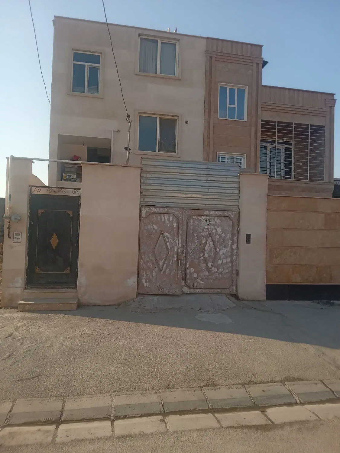 خانه نیمه کاره