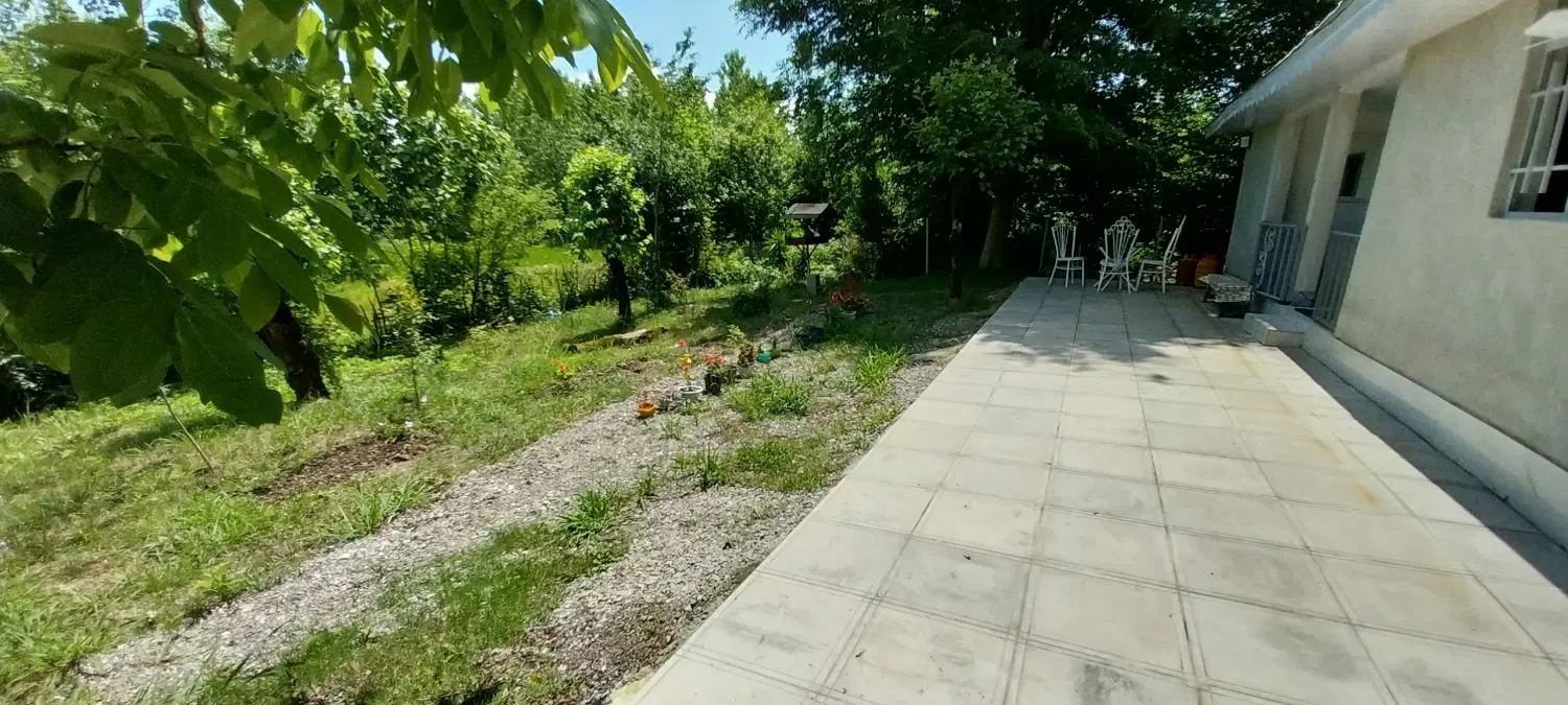 خانه روستایی با حیاط دلباز