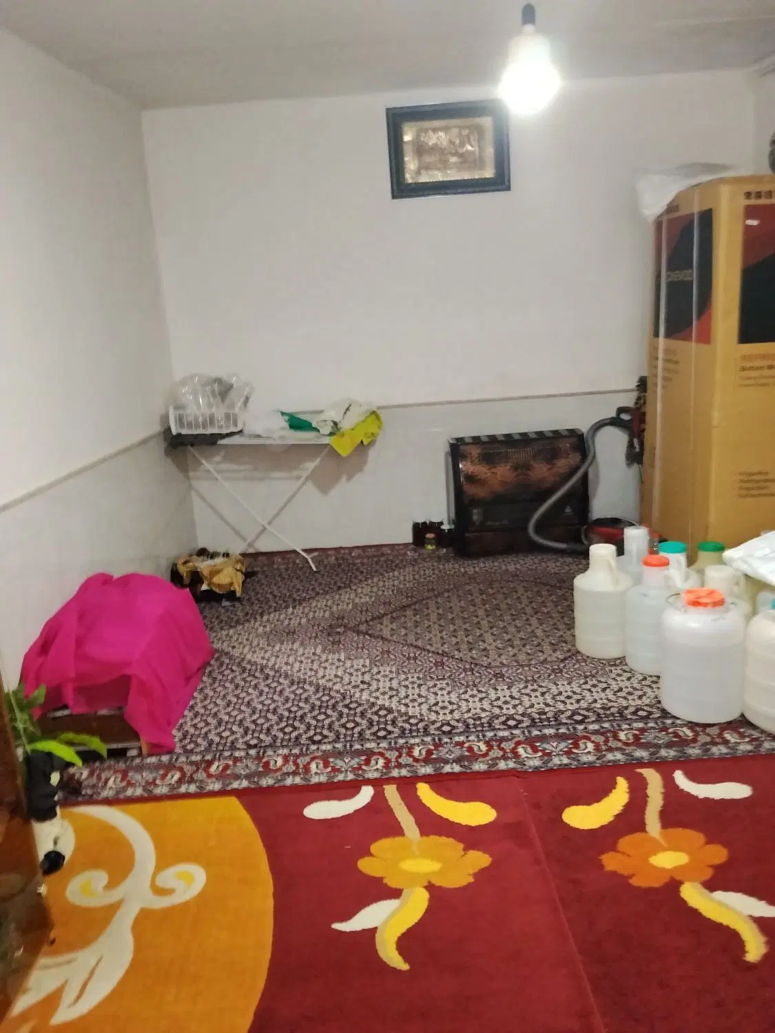 ملک مسکونی فروشی دارای حیاط