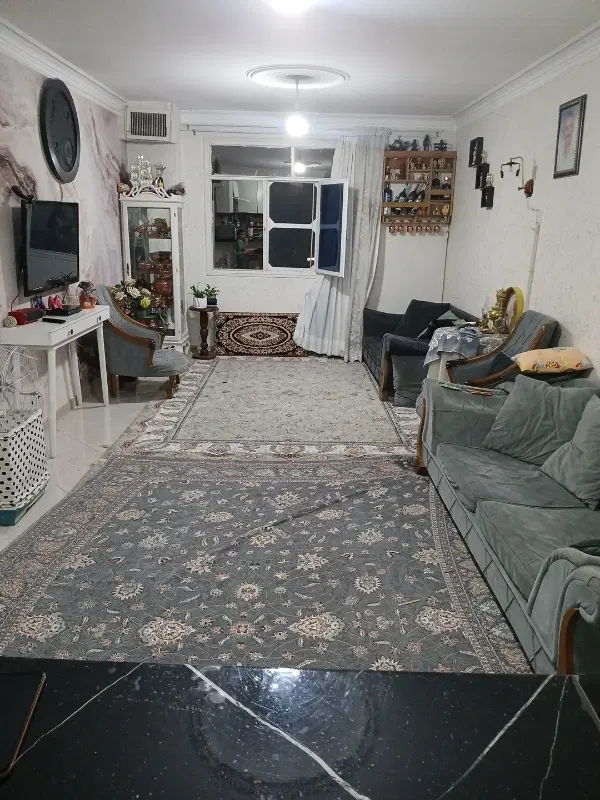 واحد ۶۵ متری شیک وتمیز