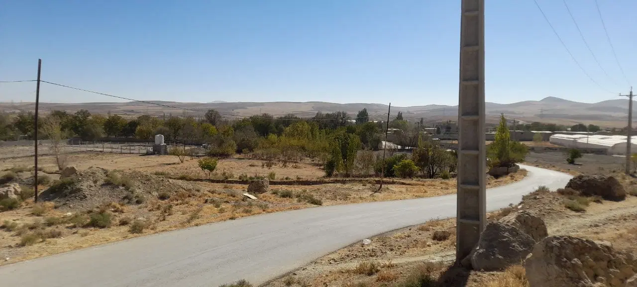زمین وباغ
