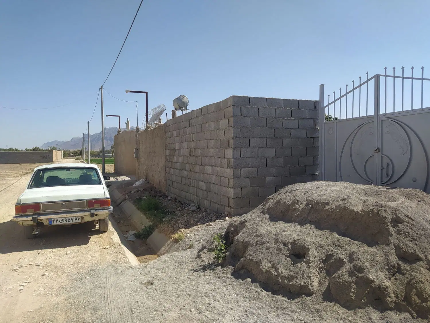 باغ چهاردیواری با آب چاه وکانال