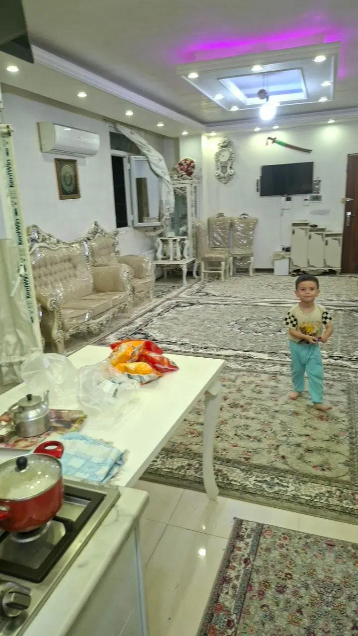 80 متر آپارتمان تک واحدی در کوچه والفجرشرقی هفتم