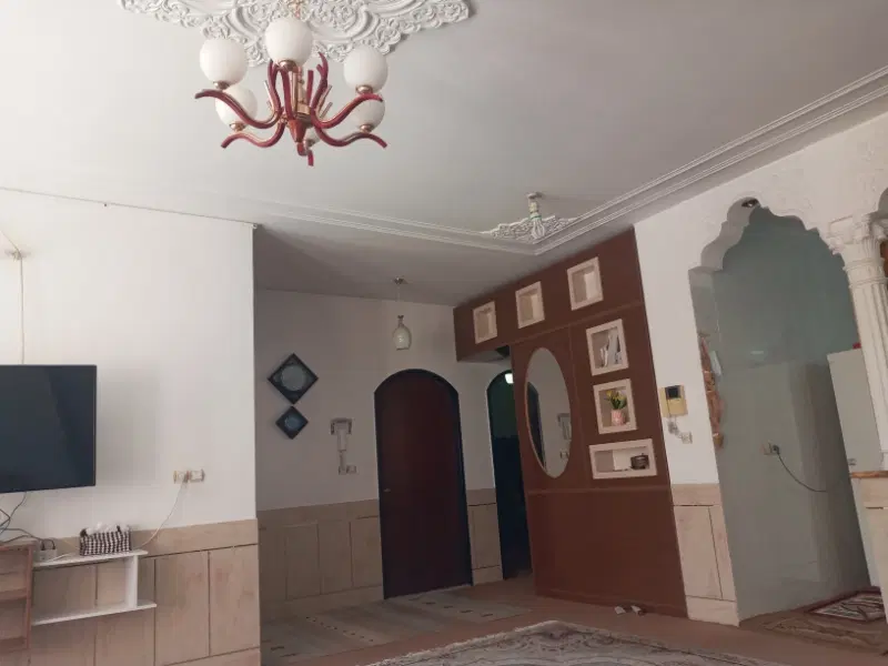 طبقه اول فروشی