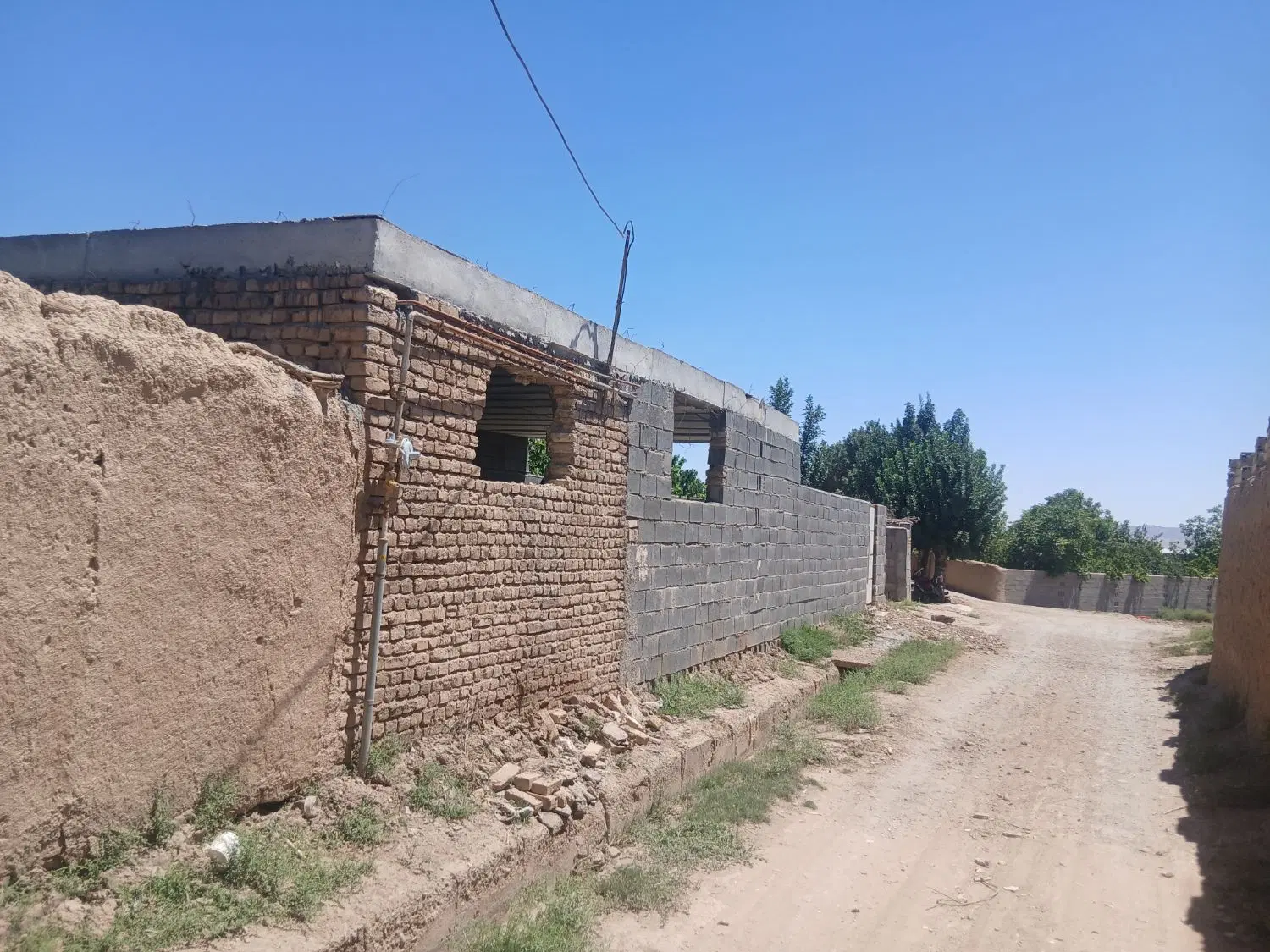 خانه ی نیمه ساز