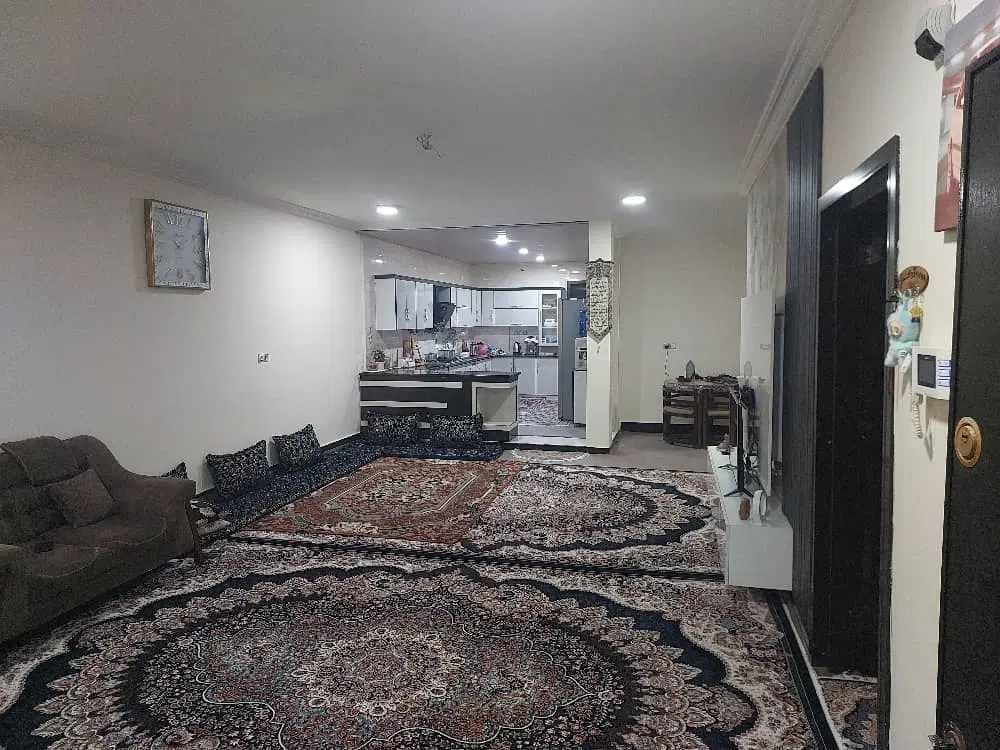 یک باب منزل مسکونی ویلایی بزرگ
