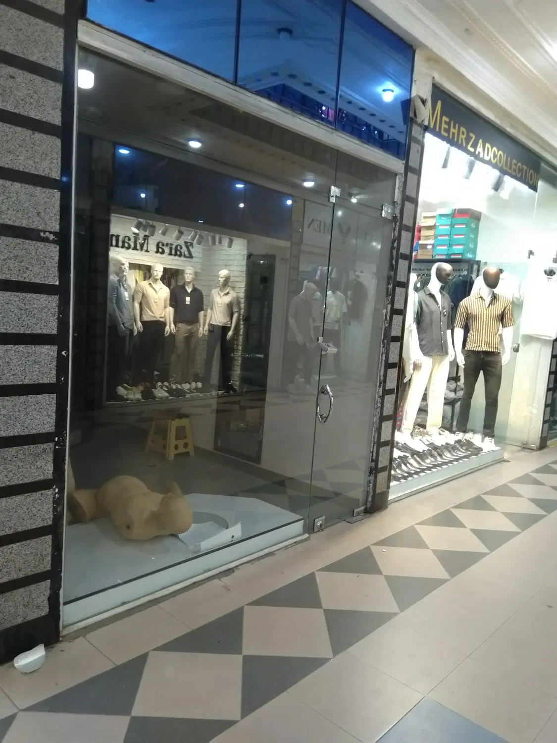 مغازه در پاساژ تابش