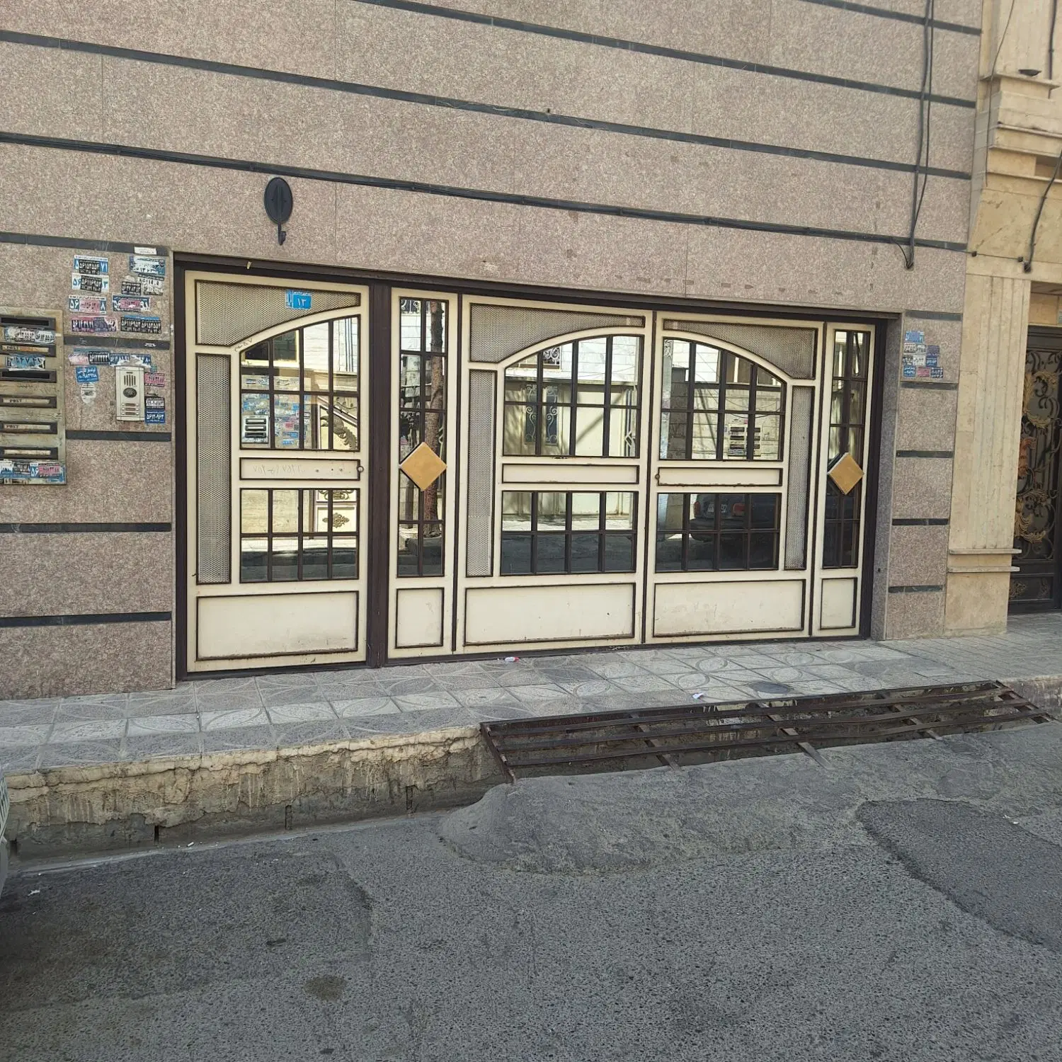 آپارتمان ۹۲ متری تمیز