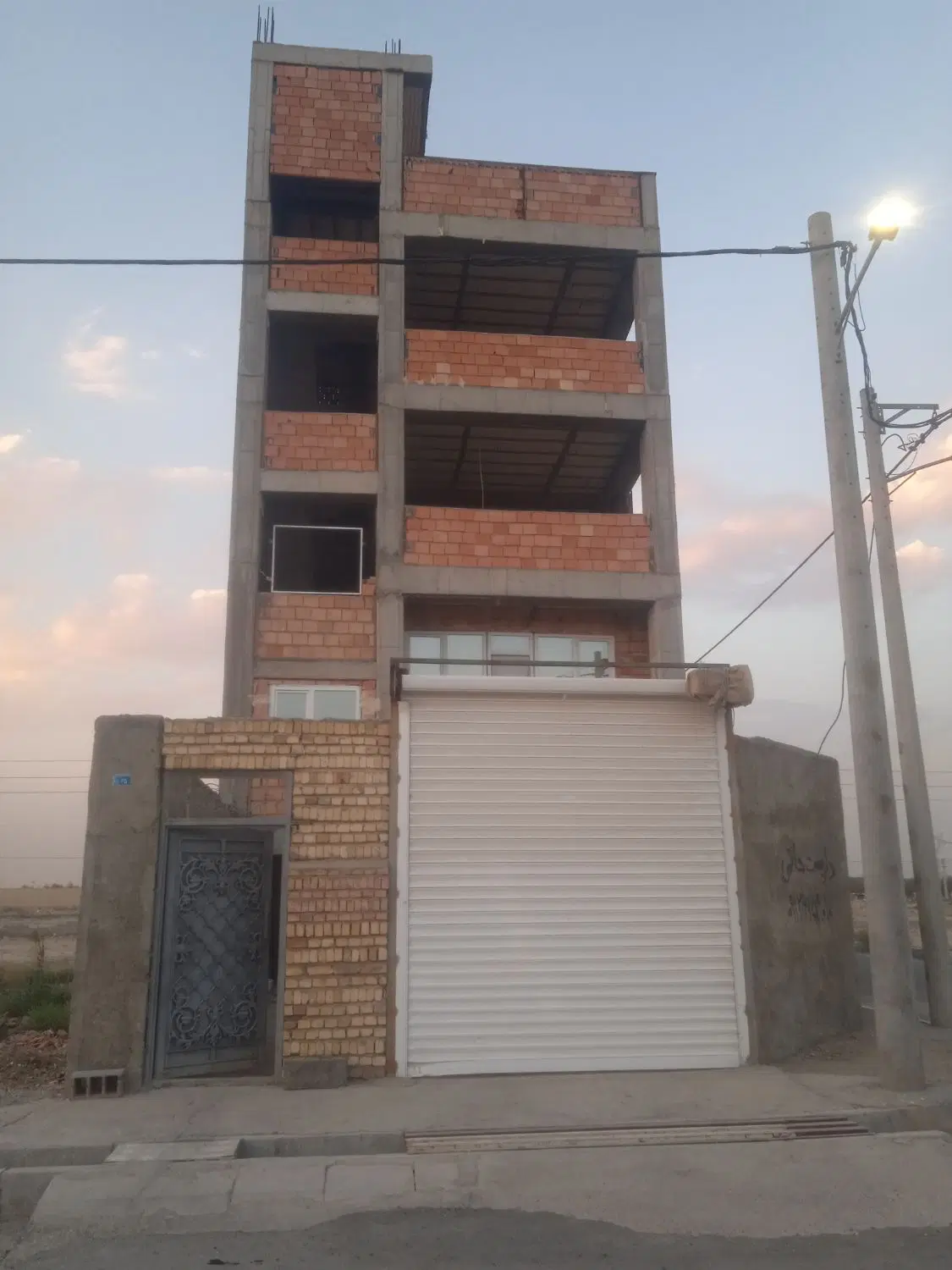 پیش فروش یک واحد آپارتمان