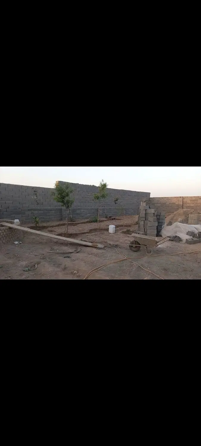 ۴۰۰متر زمین چهار دیواری