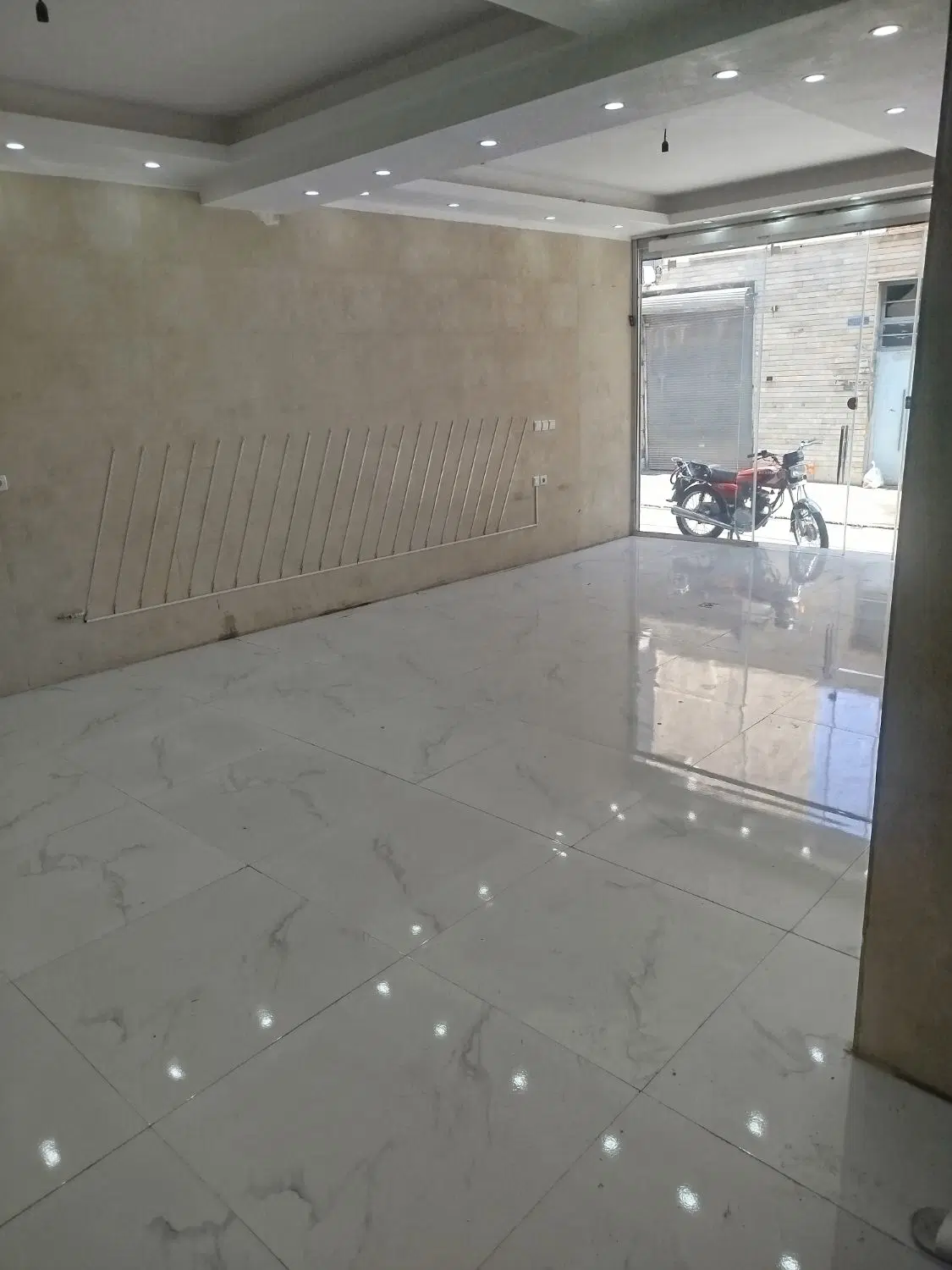 اجاره مغازه حدوداً ۶۰ متر