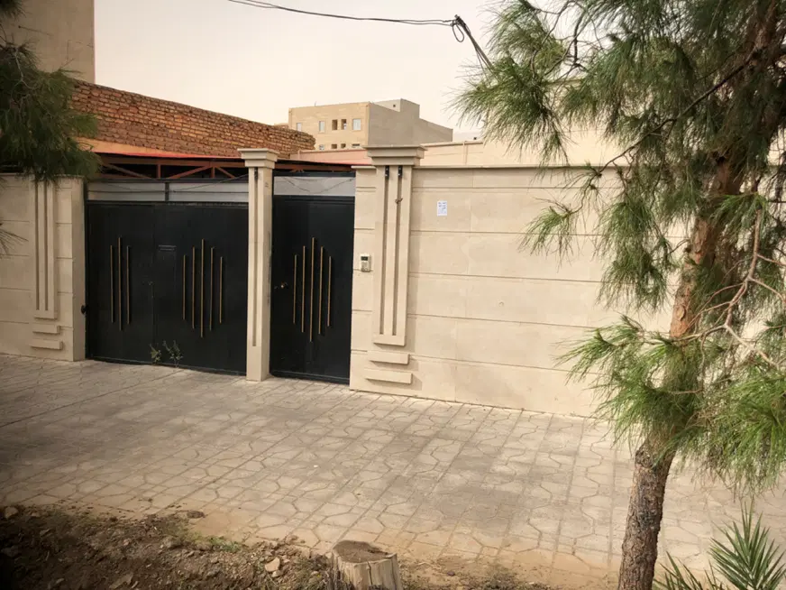(( ویلایی قابل سکونت ۳ خواب مرکز شهر  ))