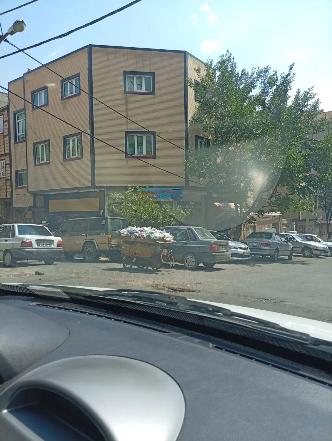 آپارتمان برخیابان