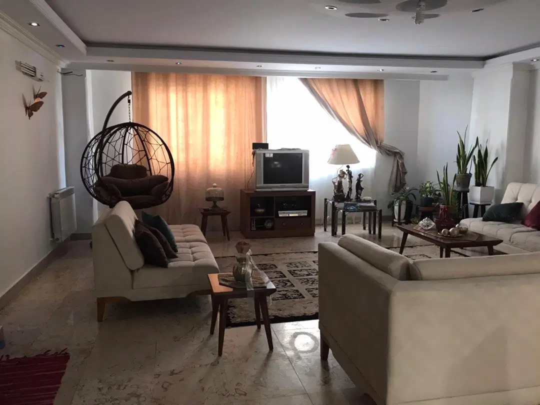 ۷۰ متر ۲ خواب _ رو به کوچه _ مرزداران
