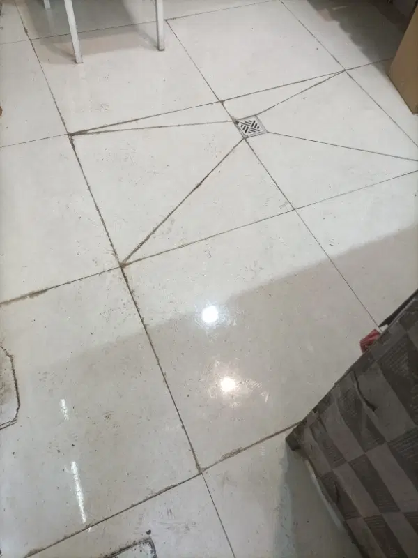 اجاره یک دسته خانه سقف چوبی کوچک قدیمی ساخت
