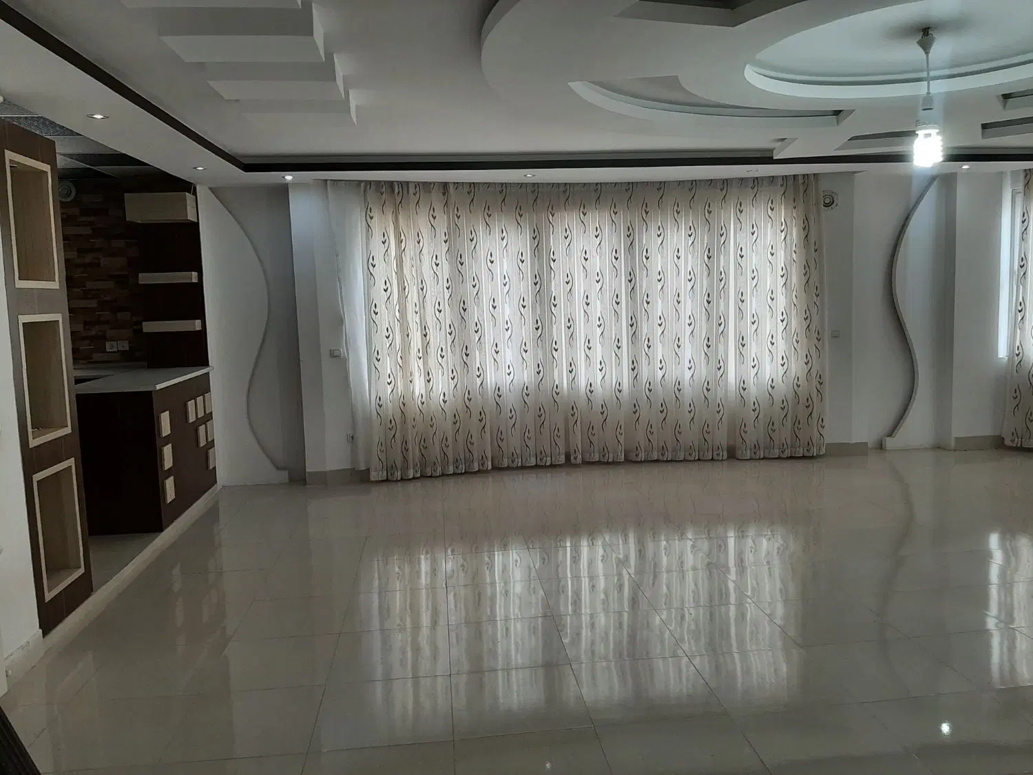 اپارتمان ۳ خوابه طبقه سوم  جهت اجاره
