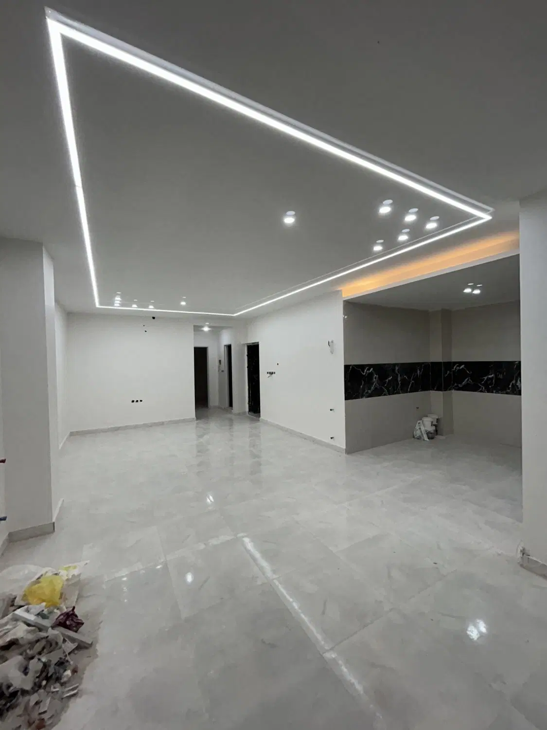 اپارتمان دو واحد روی پیلوت هشت بهشت اقبالیه