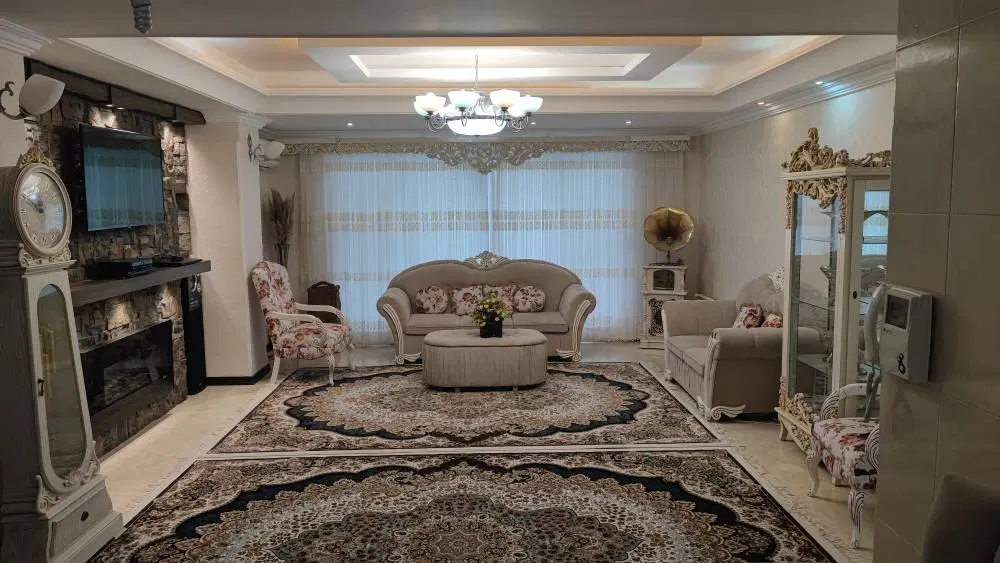 آپارتمان ۱۰۲ متری میرزا شیرازی