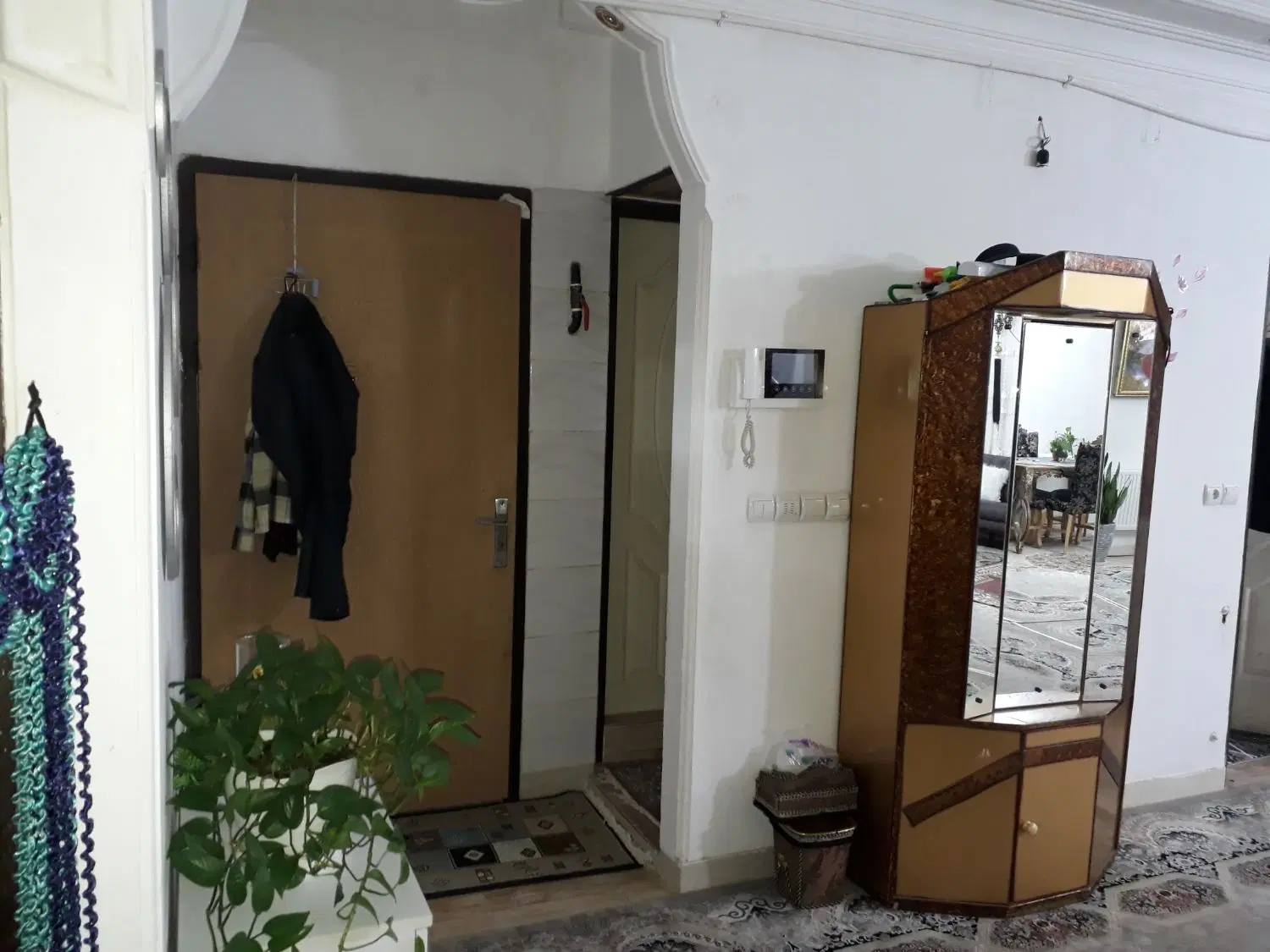 واحد 130 متری سه خواب با دو پارکینگ