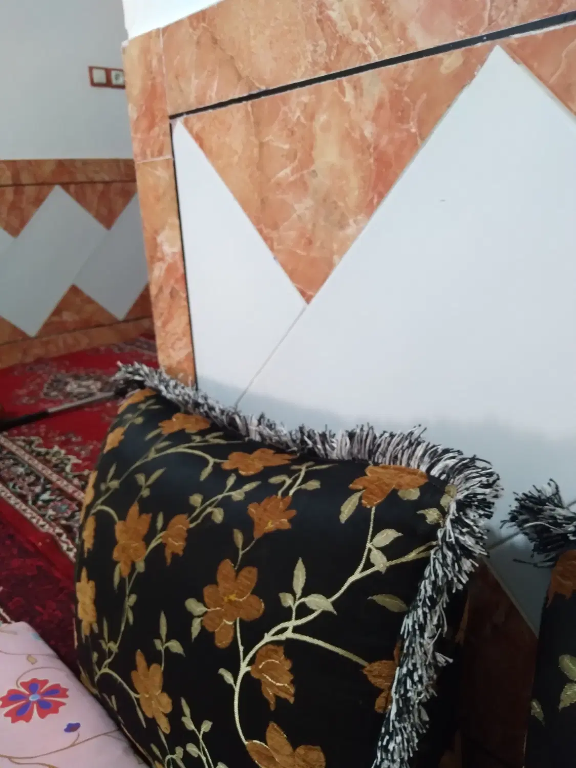 خانه ویلایی ۳ خوابه با حیاط ۷۰۰ متری