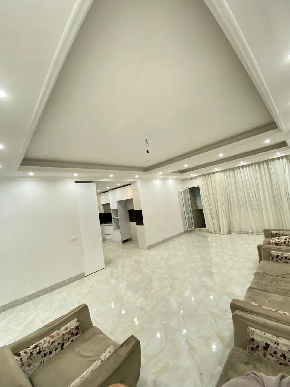 واوان ۱۰۰ متر مطهری ۲سال ساخت
