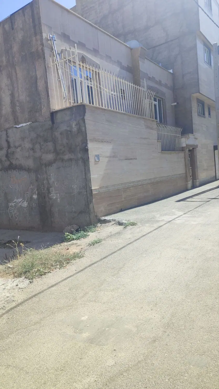 خانه دوطبقه