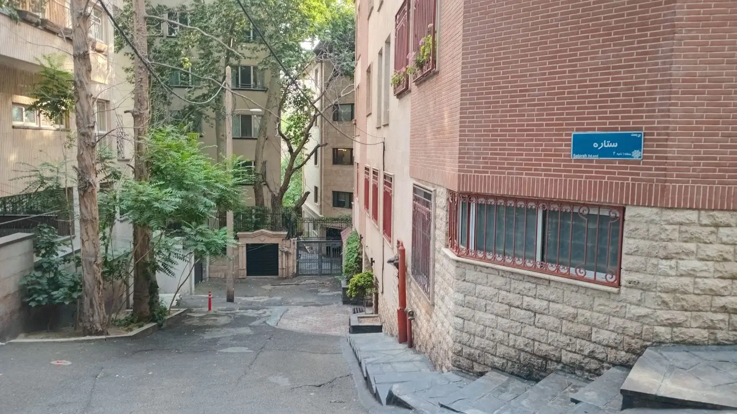۲۰۰ متر گلسنگ ۳ خواب