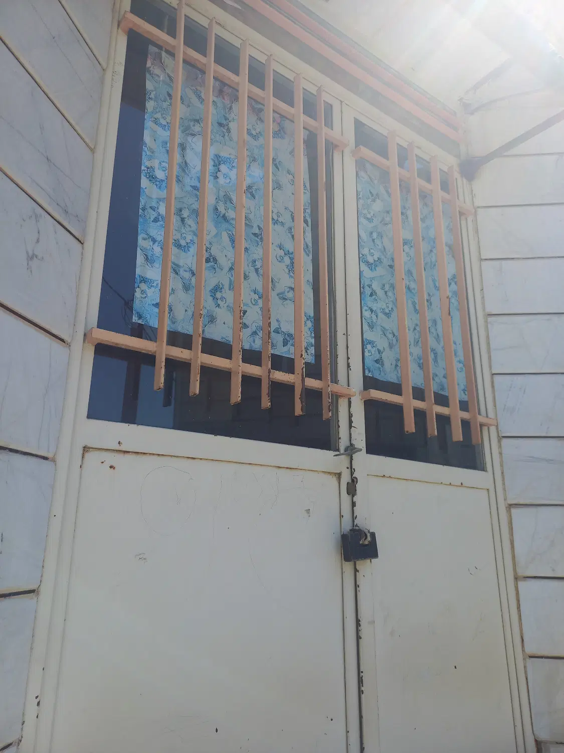 مغازه 8متری اجاره داده می شود