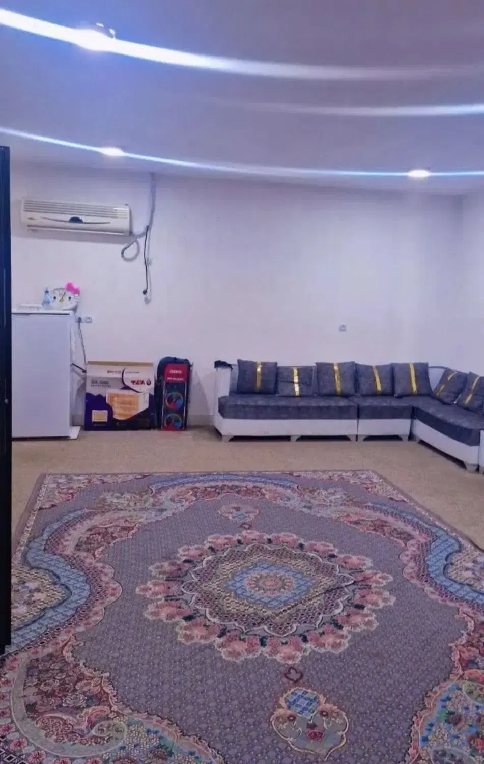 ویلا۴۰۰متری داخل کوچه باغ درب کوچه سرجاده اصلی