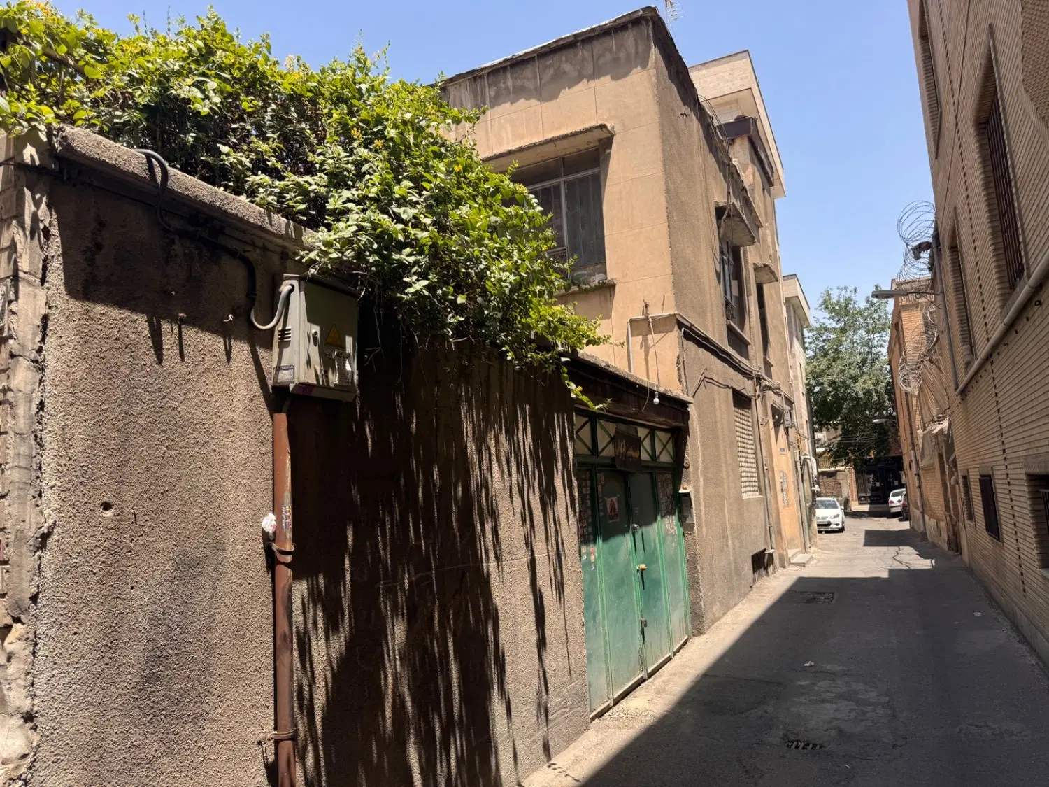 خانه دو طبقه بازار تهران