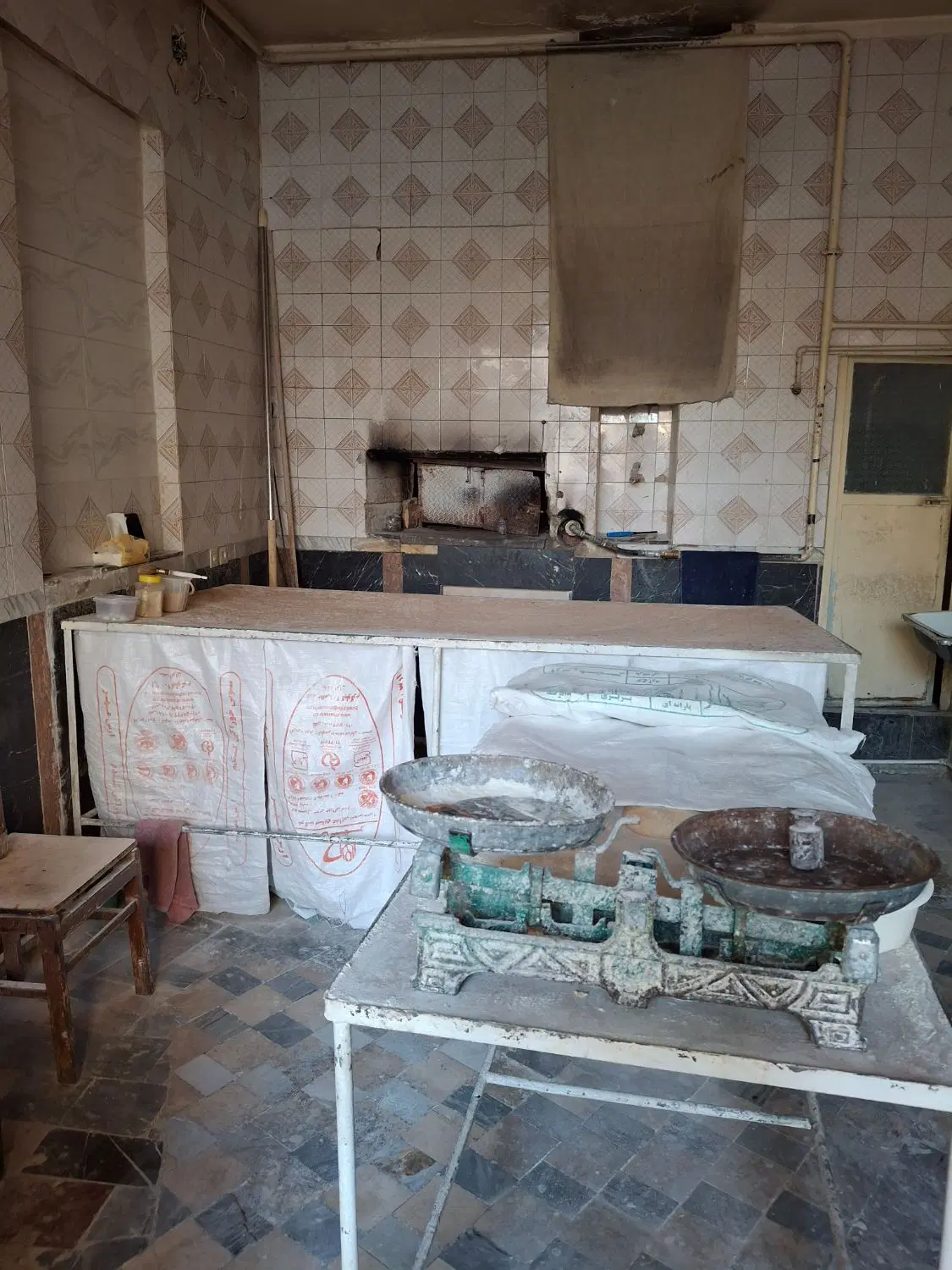 فروش  مغازه نان بربری