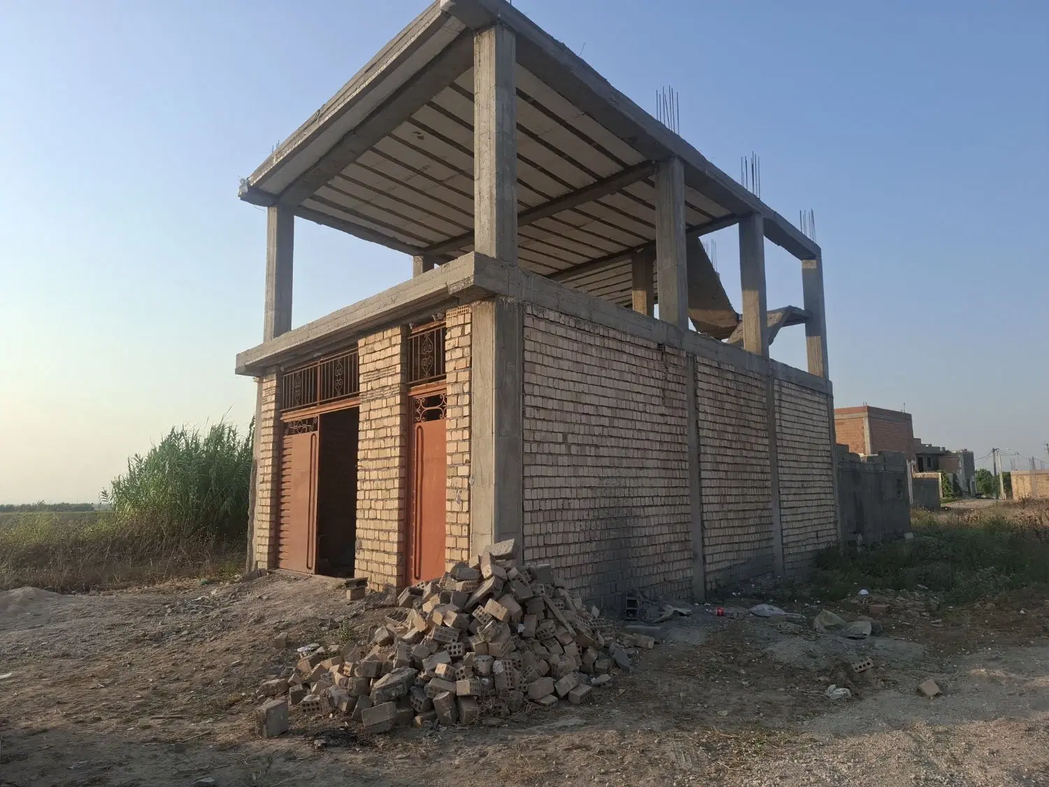 خانه نیمساز دو طبقه