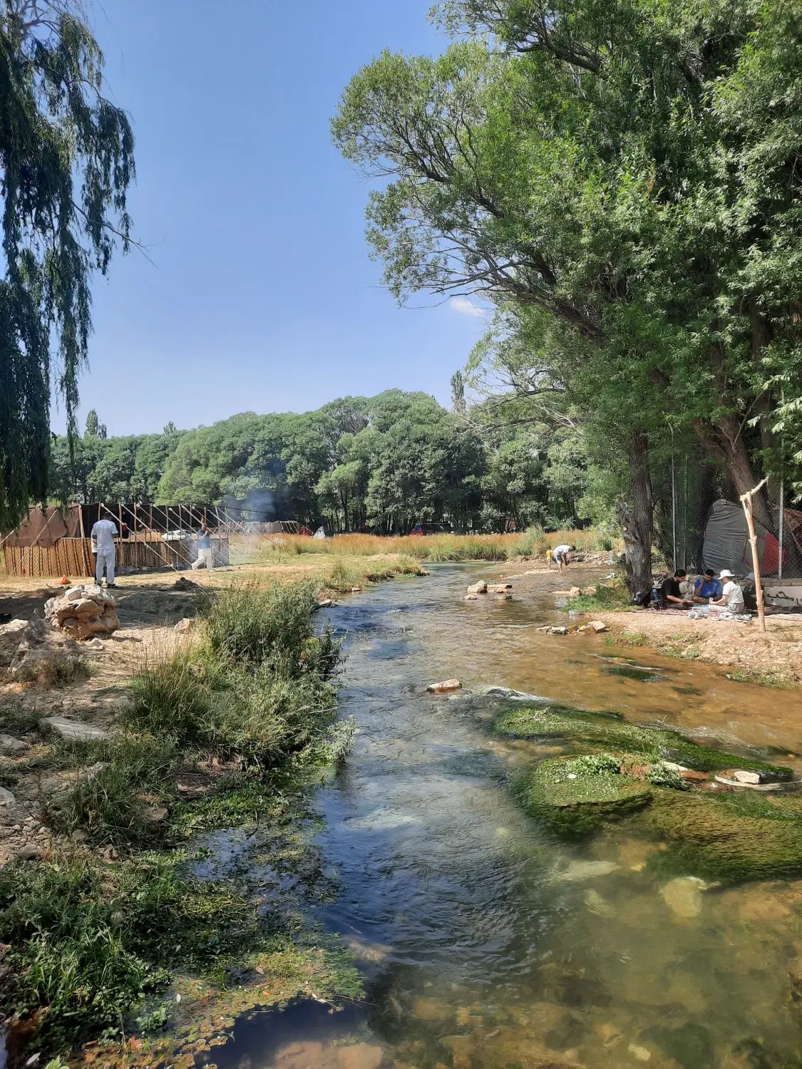 ۱۰۰۰ متر باغچه با دیوارکشی کامل