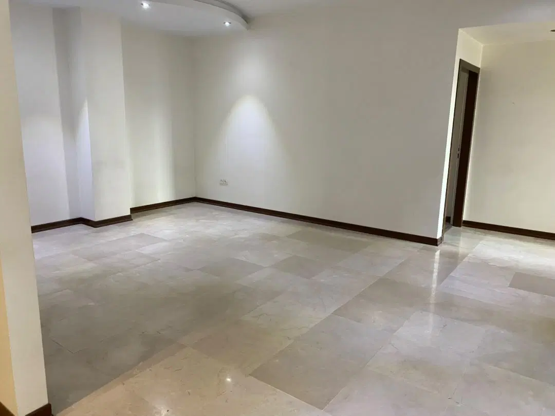 180 متر فرمانیه