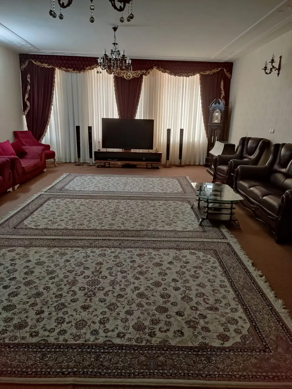 فروش سه خواب ۲۰۰ متری ویلایی شهر صدرا