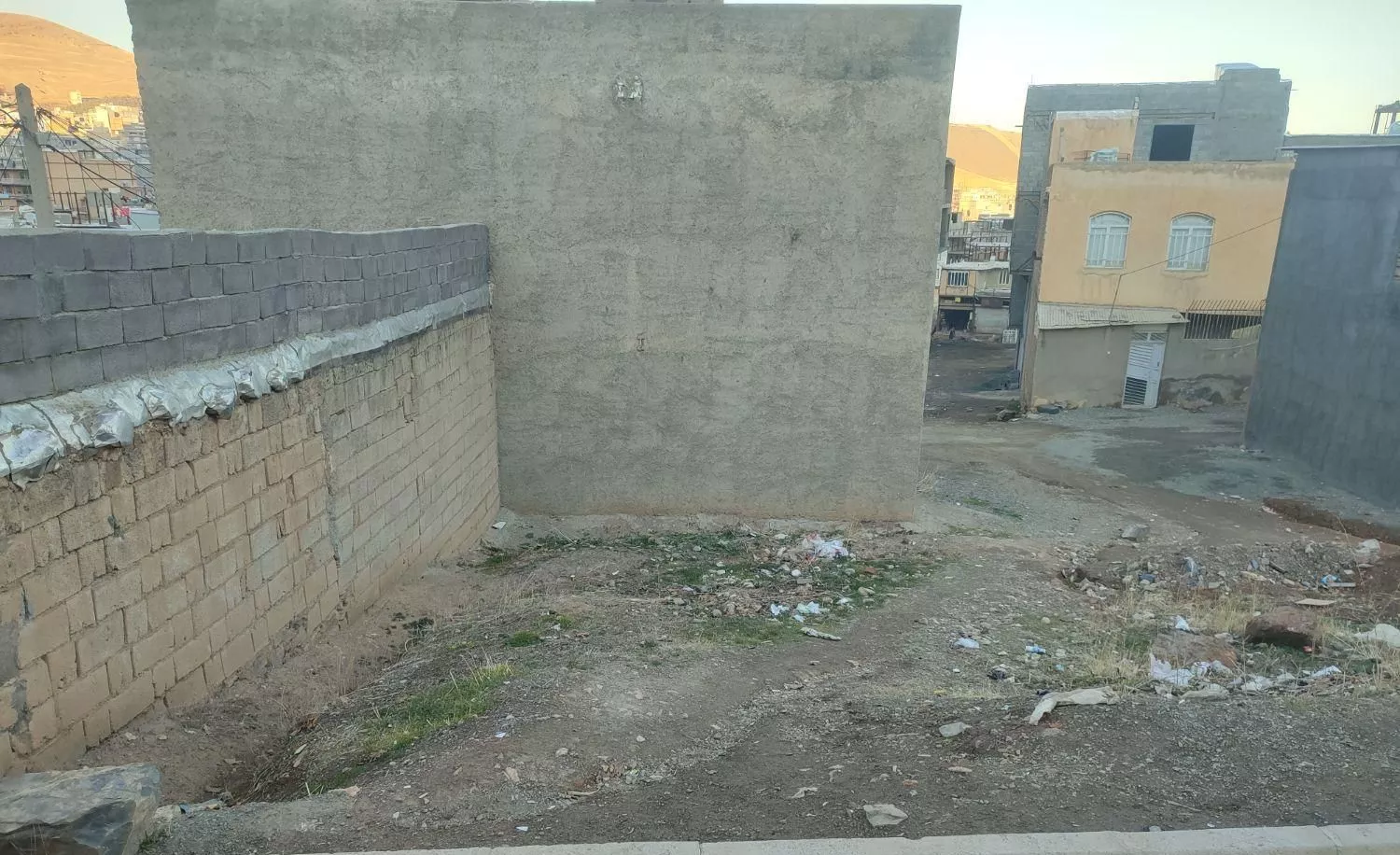 زمین حسن اباد۱۰۰متری خیابان ون