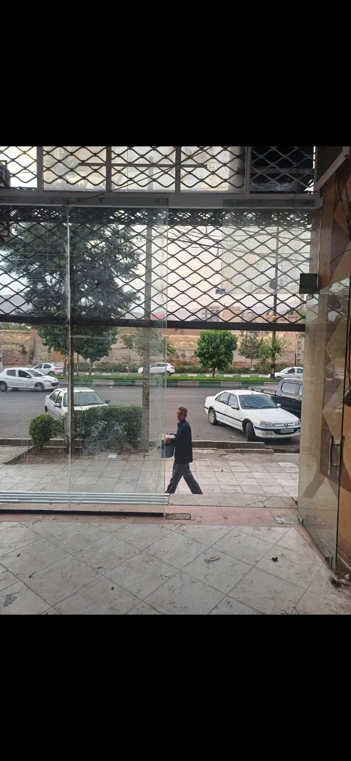 مغازه ۴۸ متر   بلوار امام خمینی قبل قنادی رضا