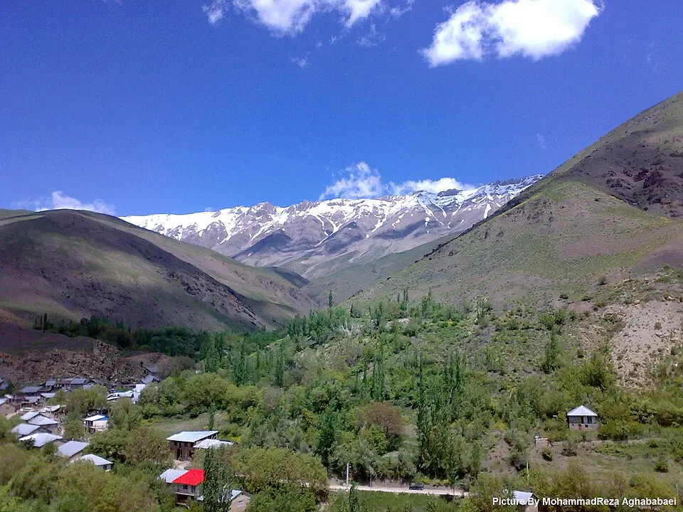زمین باغی هویر ۲۰ گردوی بارده  مناسب ویلاسازی