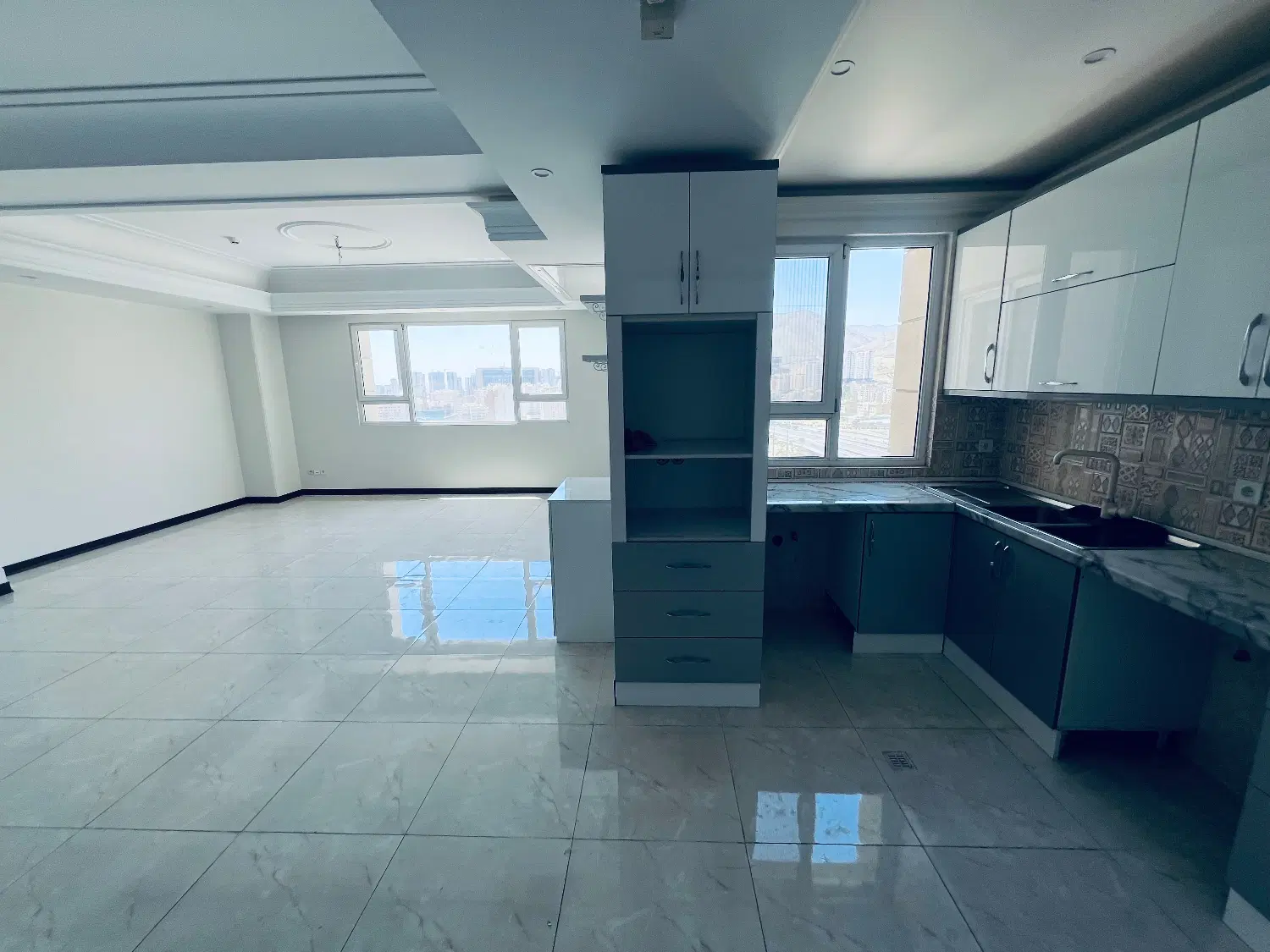 ۱۱۵ متر برج بالای همت دلباز و نورگیر