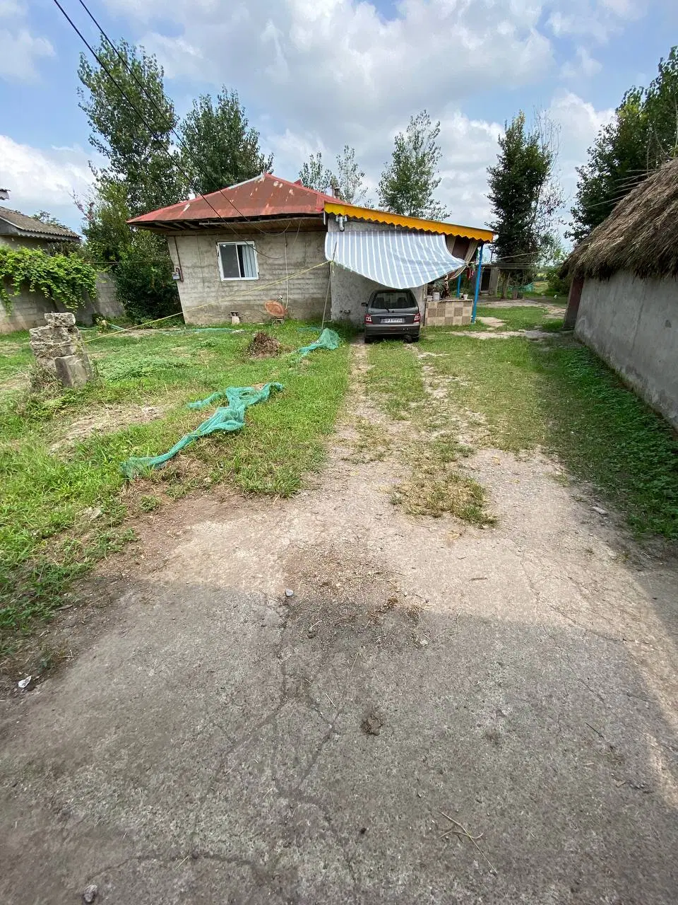 1300مترزمین مسکونی طرح هادی روستای طش( استاد معین)