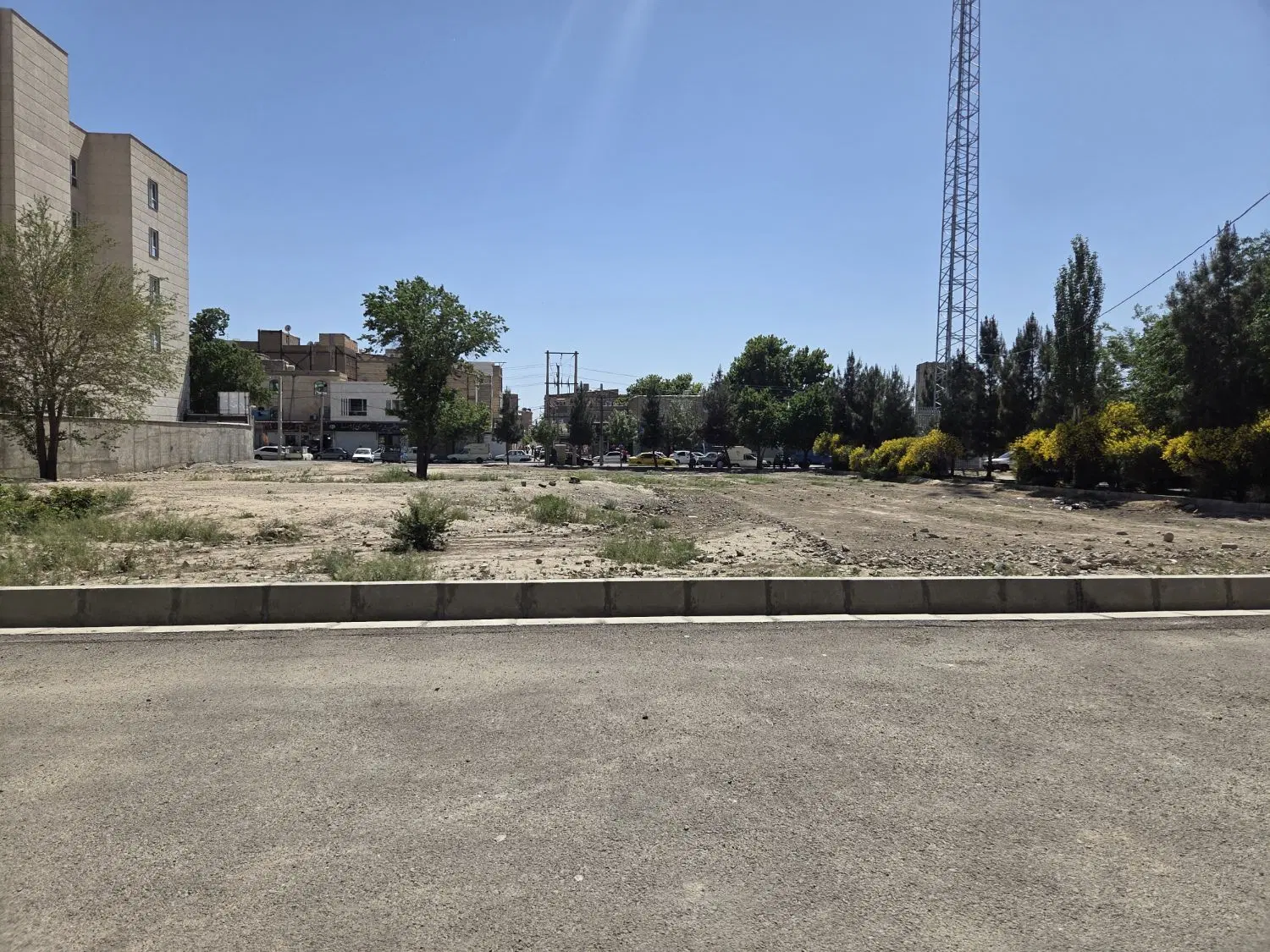 زمین مسکونی
