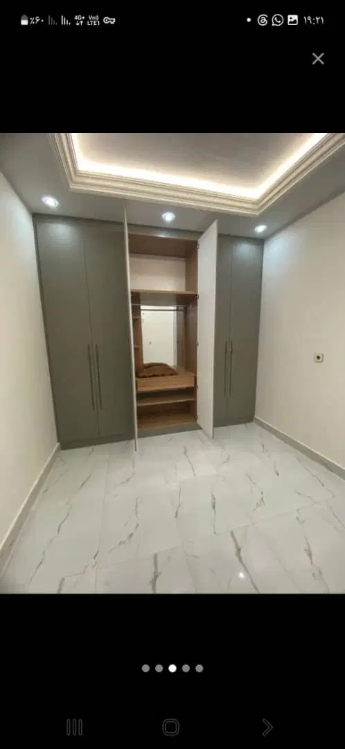 عمارت ۵۰۰ متر