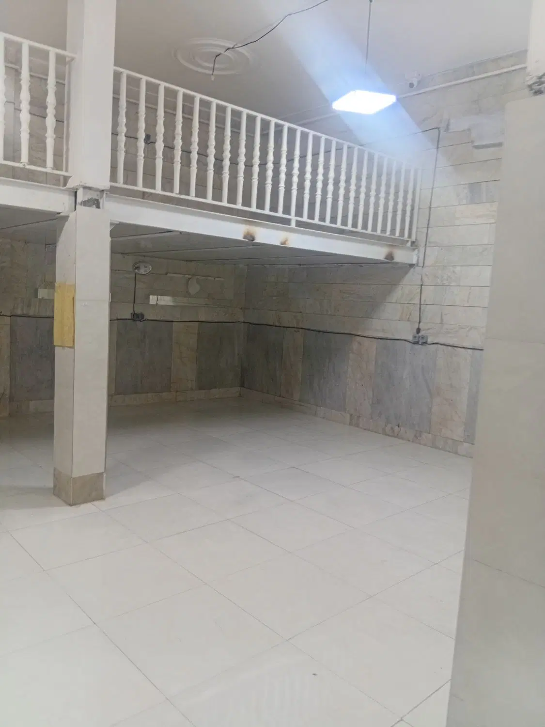 مغازه ۱۰۰جهت اجاره