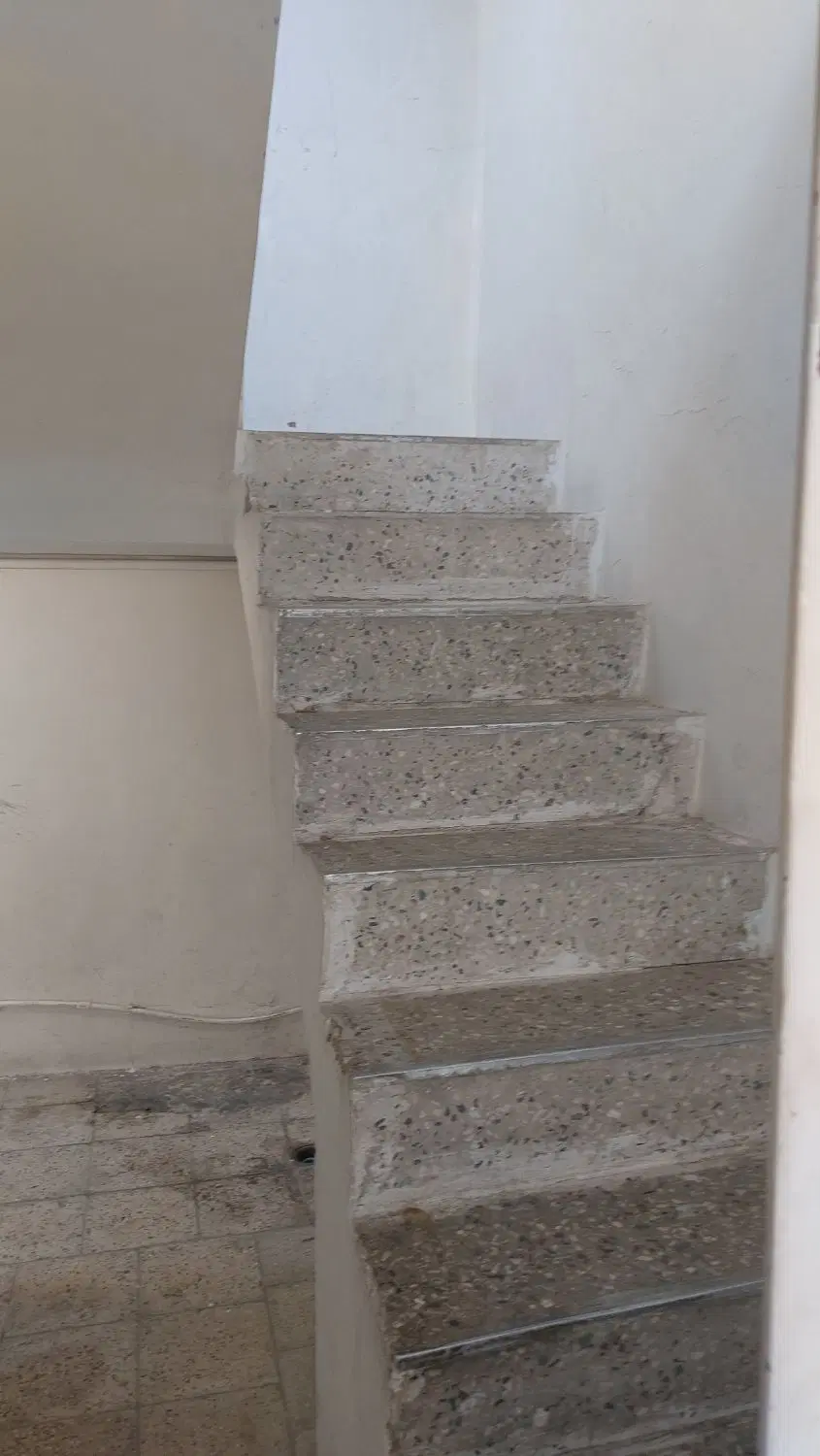 خانه کلنگی به فروش میرسد