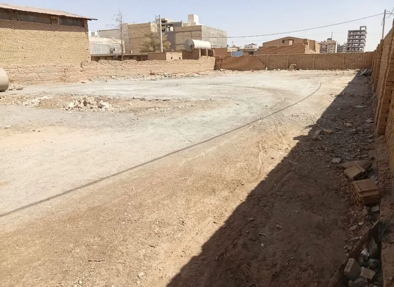 اجاره زمین چهاردیواری شده