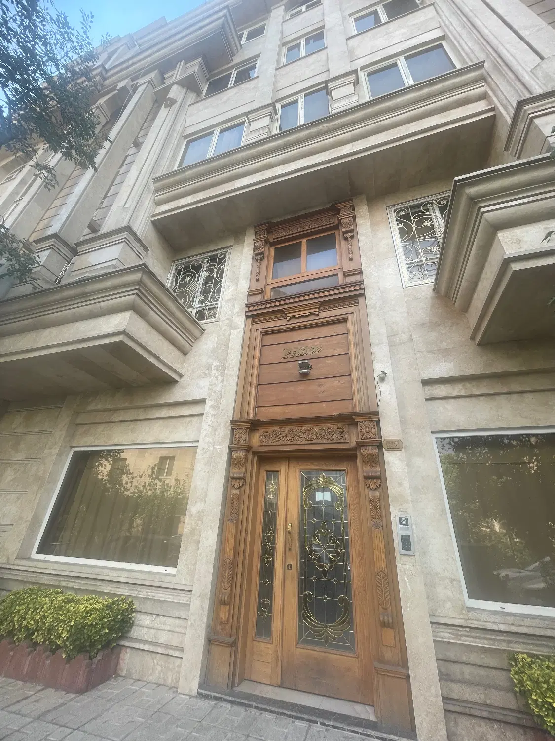 ۱۲۶ متر ۳ خواب _نما انگلیسی_کلیدنخورده_۲پارکینگ