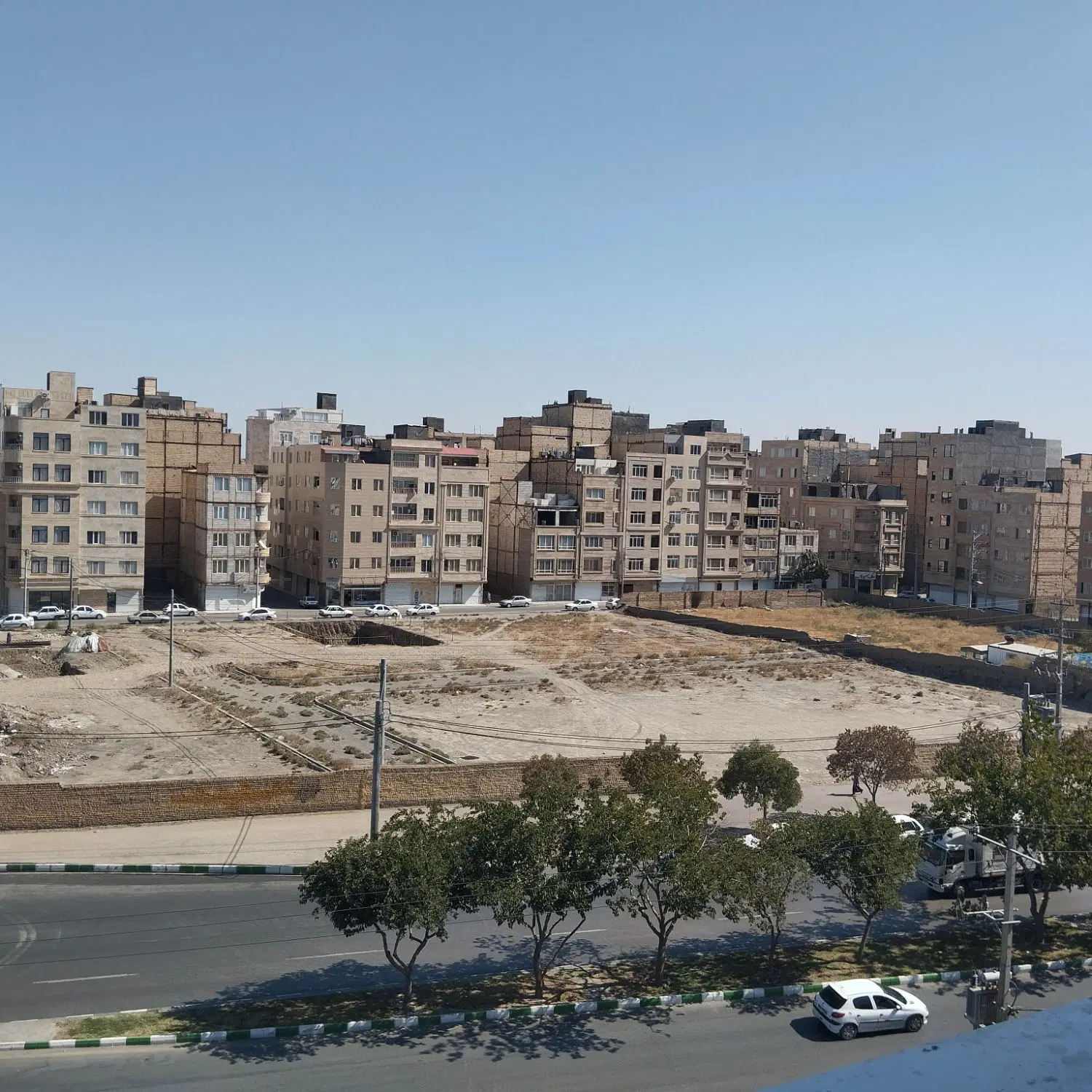 زمین 222 متر نزدیک حاشیه ابوطالب