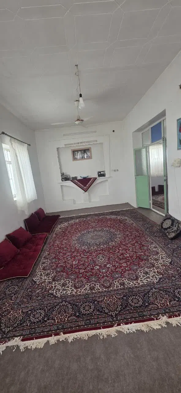 خونه باغ ویلا استخر دار گلپایگان