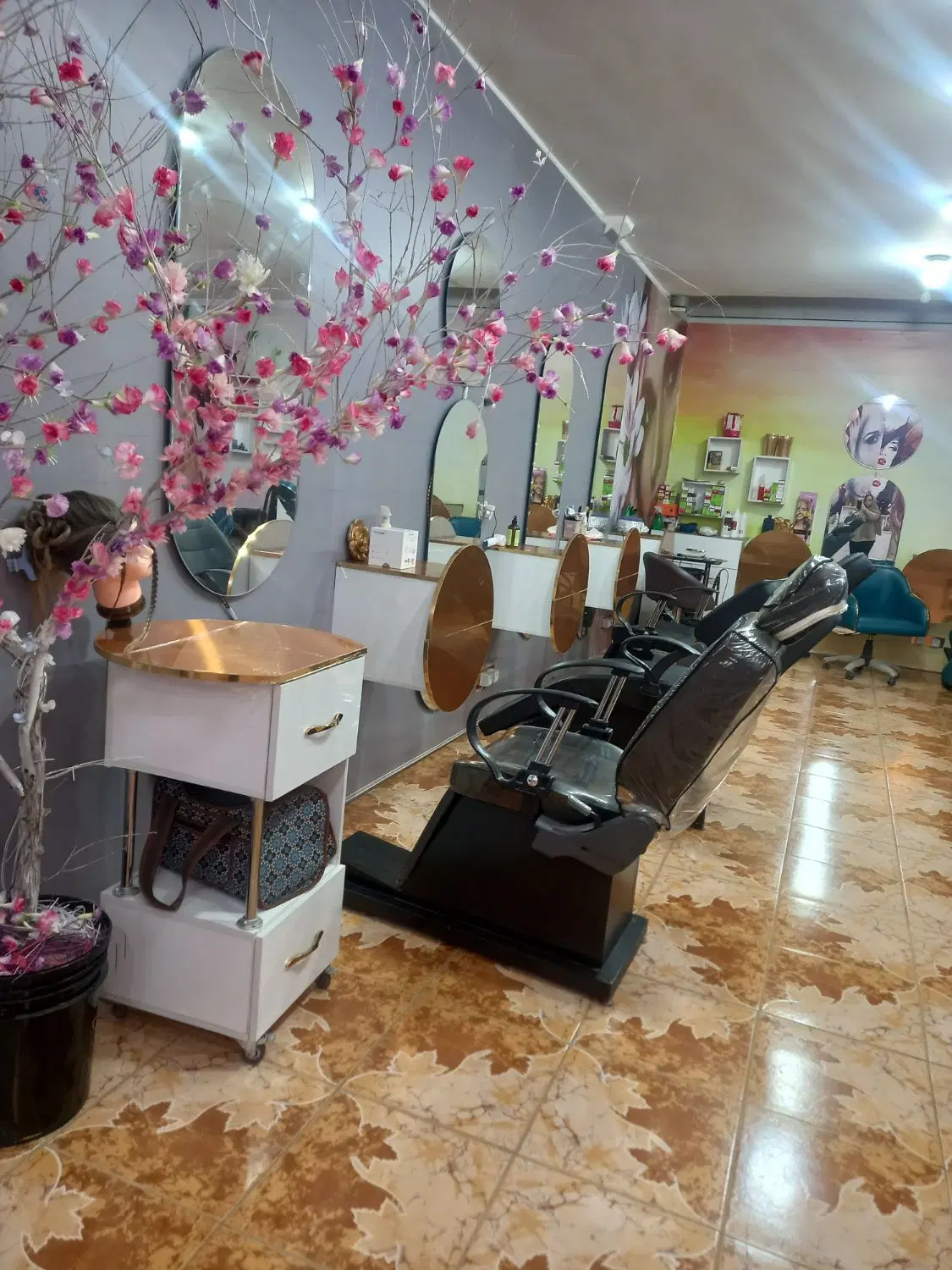 واگذاری سالن زیبایی
