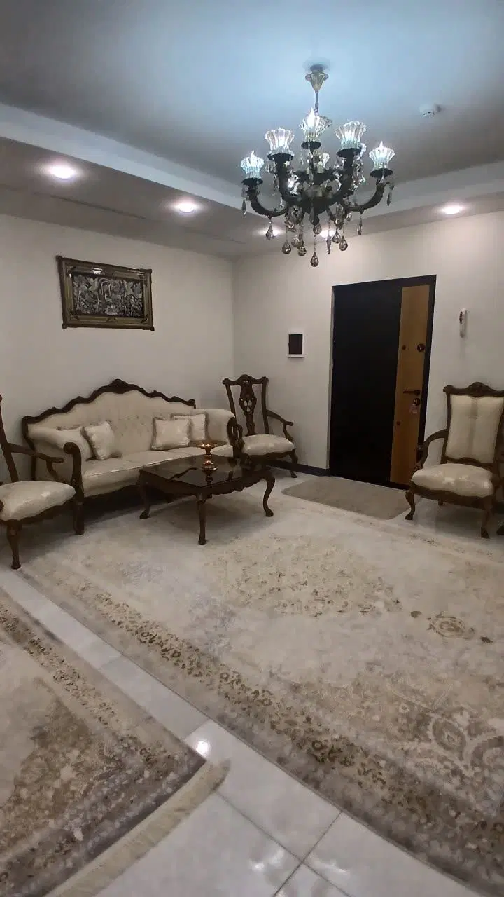 58 متر تکخواب نوساز پارکینگ آسانسور بسیار شیک